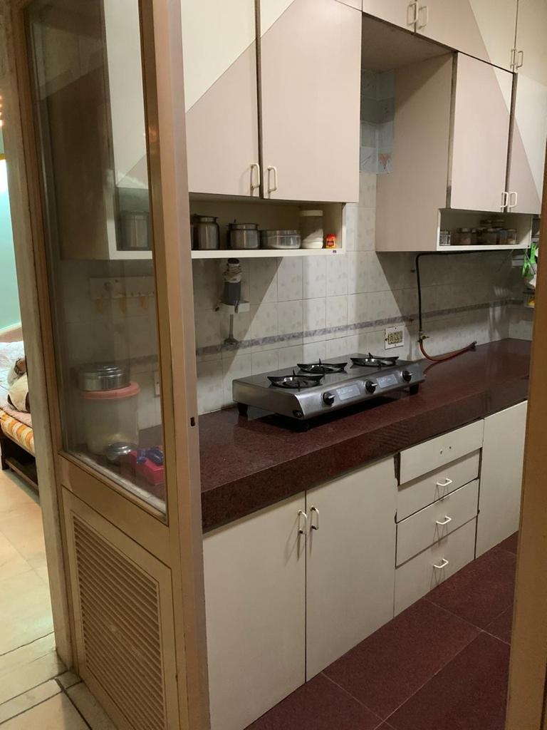 2 BHK Semi Furnished in Himalaya Building , Worli